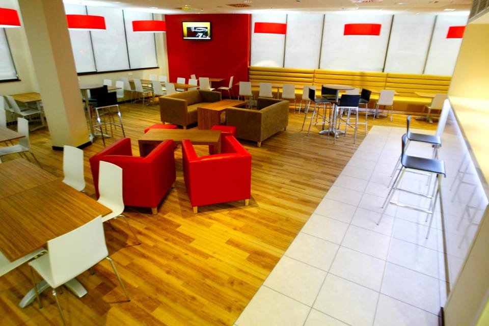 Travelodge Valencia Aeropuerto Hotel in Valencian Community