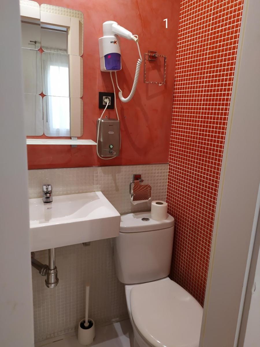 Hostal Inn Madrid Bed and Breakfast in Centro