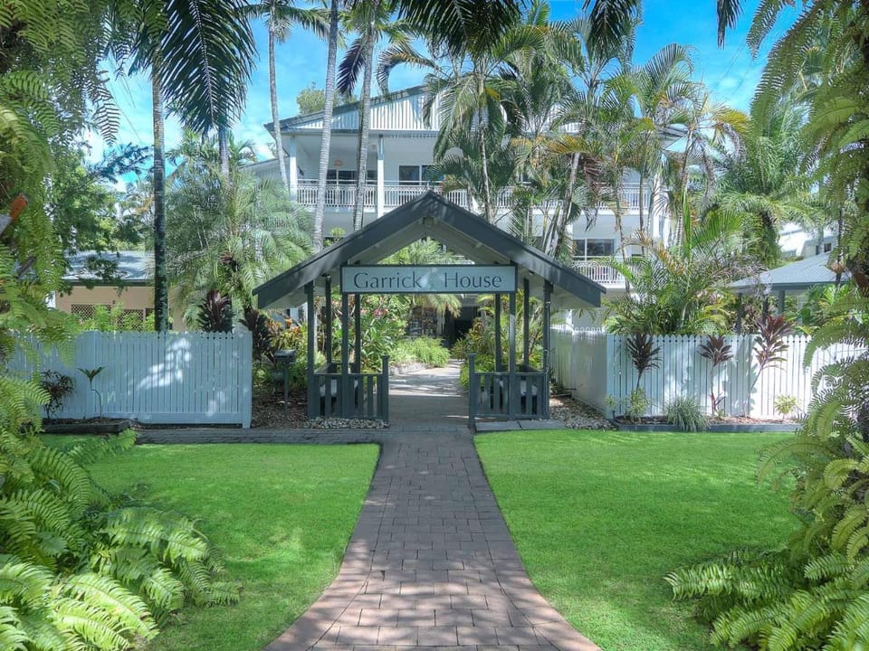 Garrick House Apartment hotel in Port Douglas