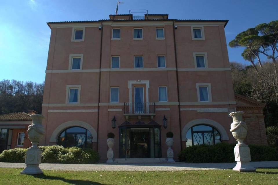 Villa Lattanzi Hotel in Marche