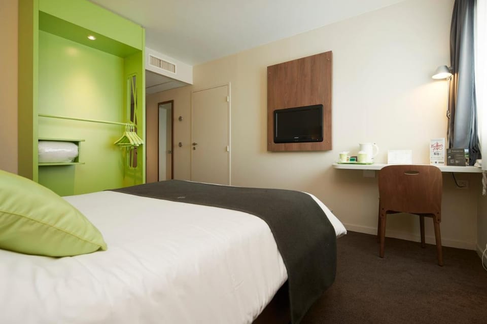 Campanile Nantes Centre - Saint Jacques Hotel in Rezé