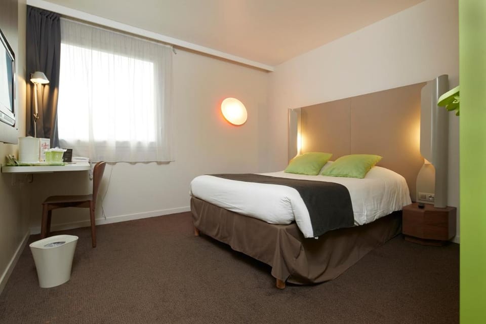 Campanile Nantes Centre - Saint Jacques Hotel in Rezé