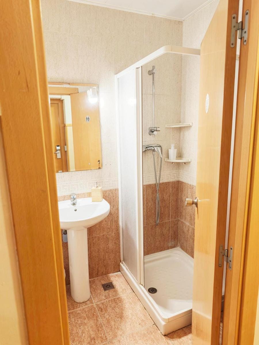 Hostal Rio De Castro Bed and Breakfast in Barcelona