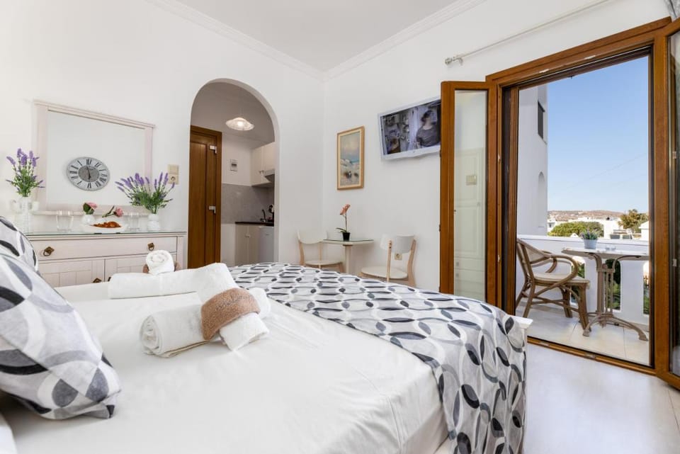 Panos Luxury Studios Apartment in Paros