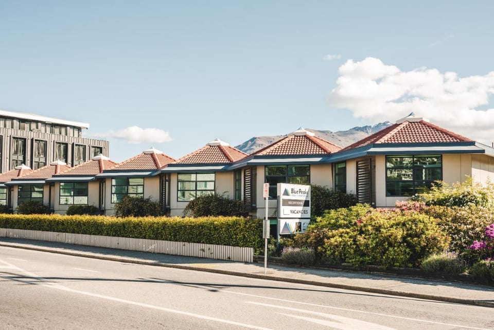 Blue Peaks Lodge Motel in Queenstown
