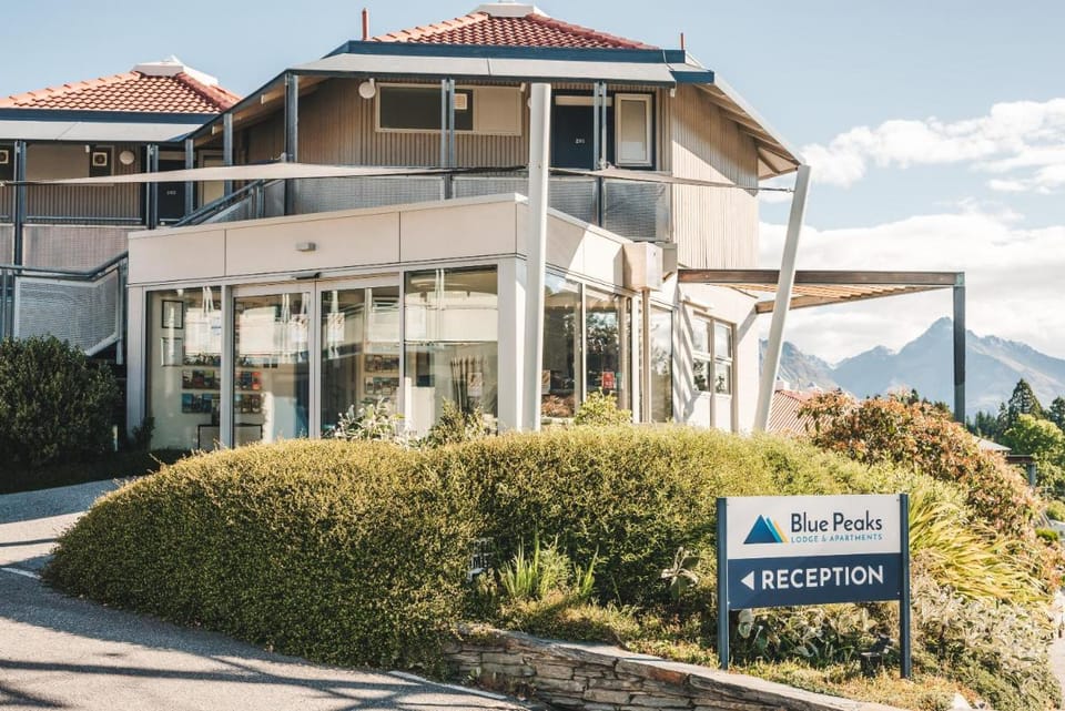 Blue Peaks Lodge Motel in Queenstown