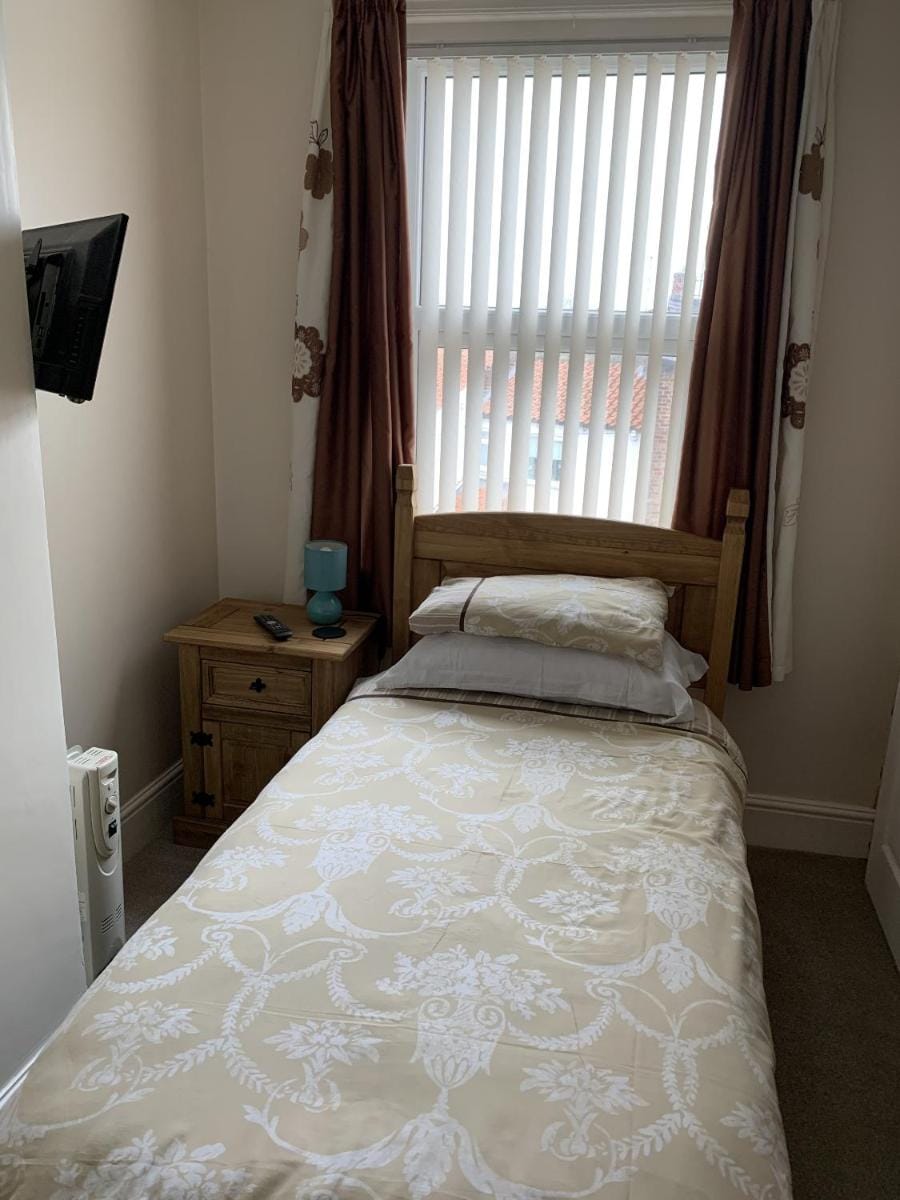 Oakwell Guest House Bed and Breakfast in Bridlington