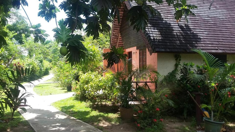 Firefly Beach Cottages Hotel in Westmoreland Parish