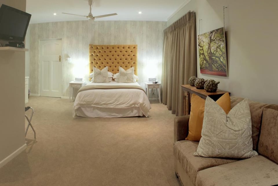 Lodge on Main Guest House and Conference Centre Lodge in Port Elizabeth