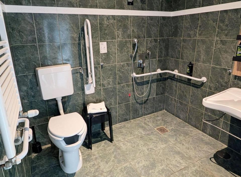 B&B HOTEL Pomezia Cortese Hotel in Lazio