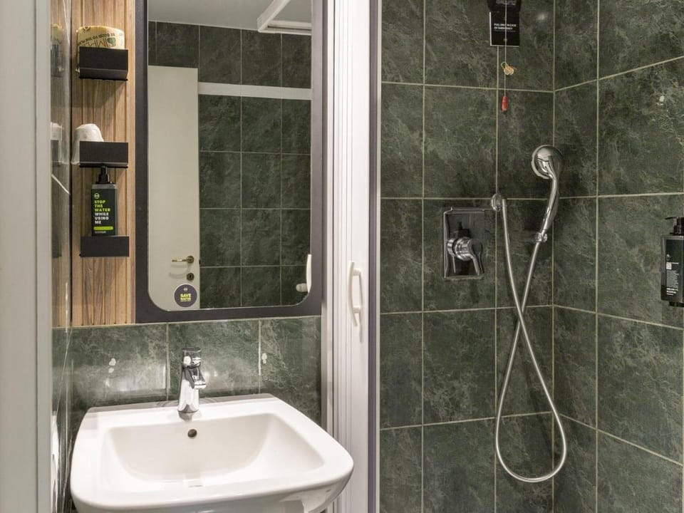B&B HOTEL Pomezia Cortese Hotel in Lazio