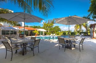 Las Gaviotas Hotel and Suites Apartment hotel in Cancun