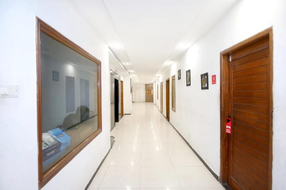 Super Hotel O Queensland Hotel in Punjab, India
