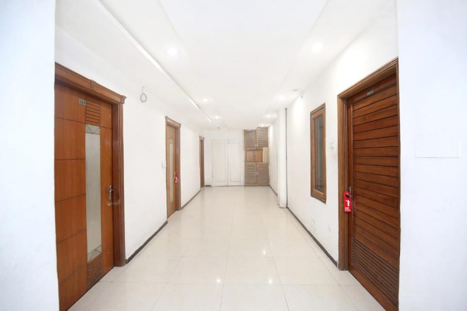 Super Hotel O Queensland Hotel in Punjab, India
