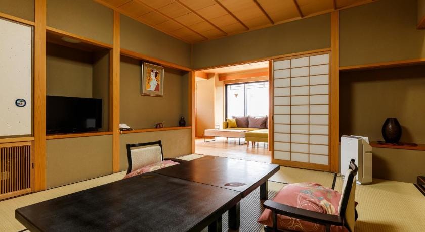 Tachibana Shikitei Ryokan in Ishikawa Prefecture