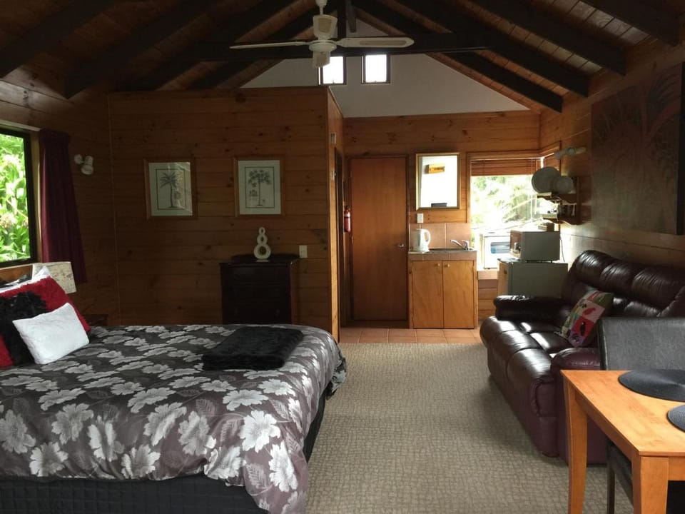 Grafton Cottage & Chalets Bed and Breakfast in Auckland Region