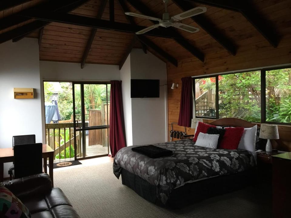 Grafton Cottage & Chalets Bed and Breakfast in Auckland Region