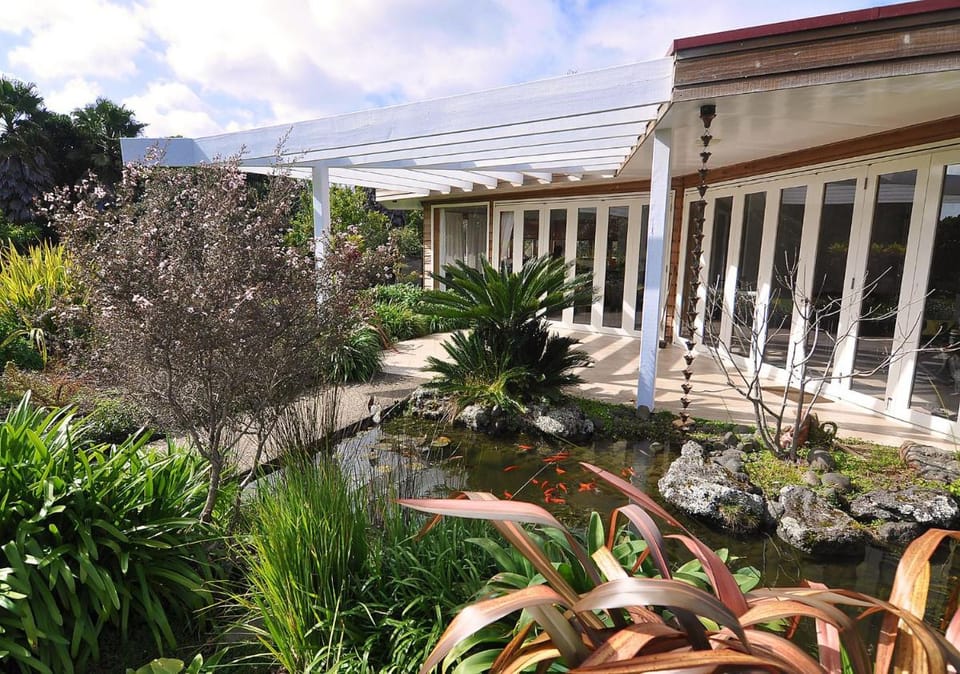 Moon Gate Villa Bed and Breakfast in Northland