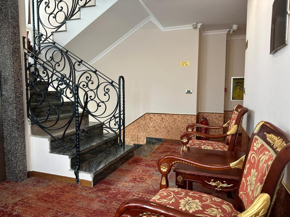 Dinasty Hotel Hotel in Tirana