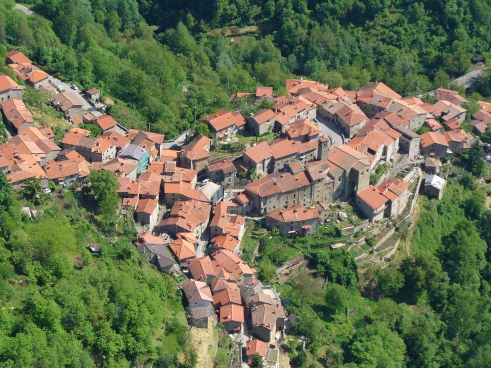 Il Borgo Dei Corsi - Charming Holiday Apartments Country House in Tuscany
