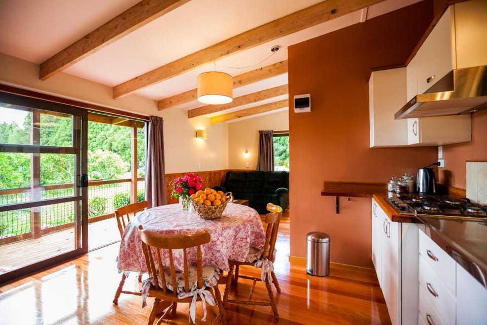 Relax a Lodge Hostel in Northland