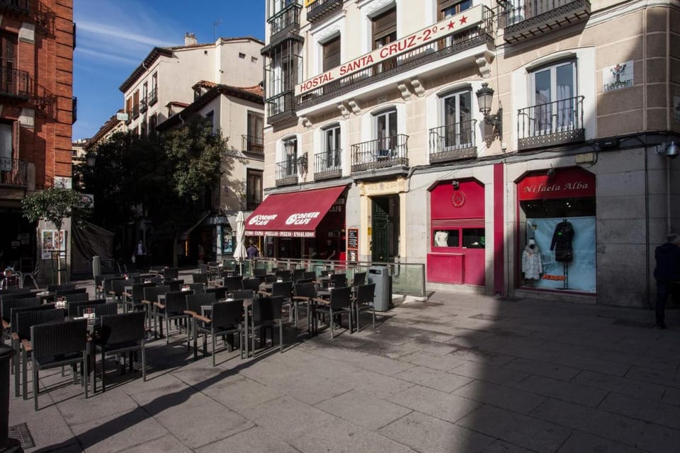 Hostal Santa Cruz Bed and Breakfast in Centro