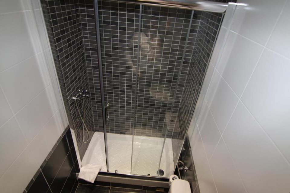 Hostal MH Fuencarral Bed and Breakfast in Centro