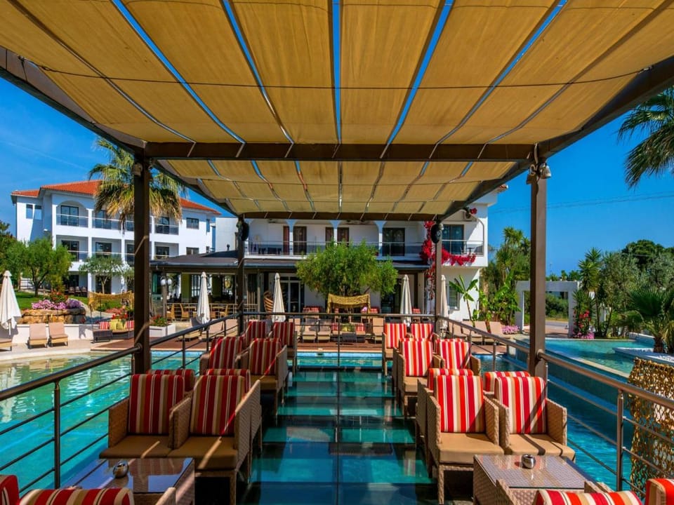 Flegra Palace Hotel in Halkidiki