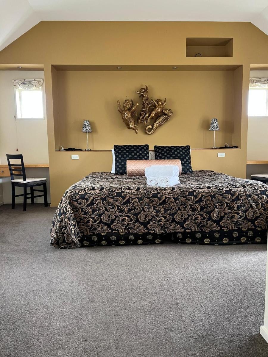 Vibrant Living Retreat Bed and Breakfast in Hanmer Springs