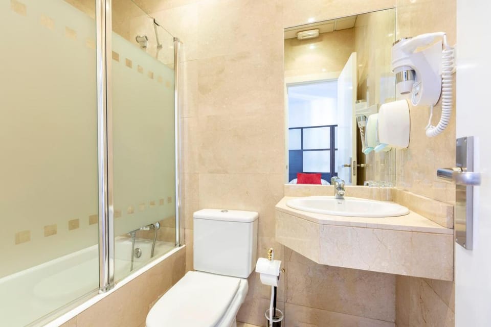 Hostal Abadia Madrid Bed and Breakfast in Centro