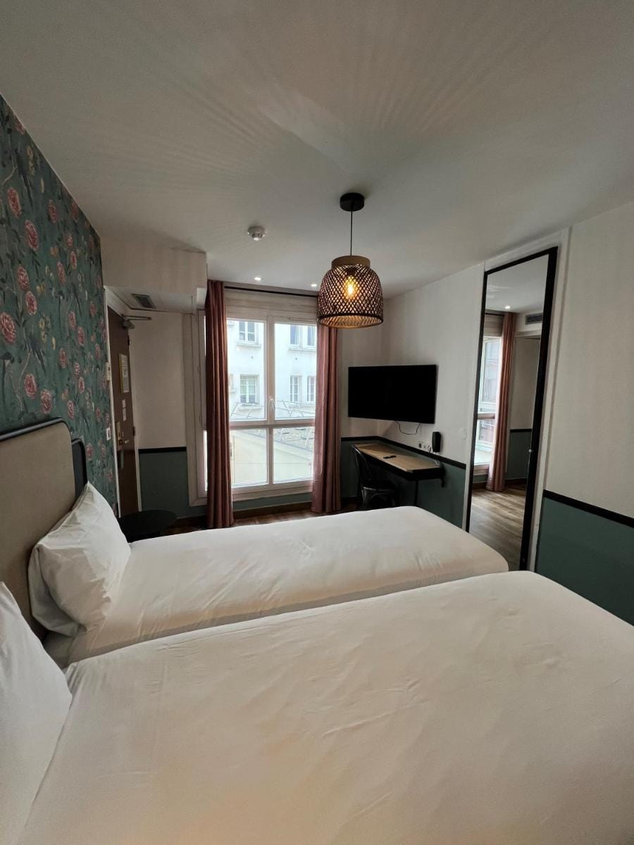 Vintage Paris Gare du Nord Hotel in Paris