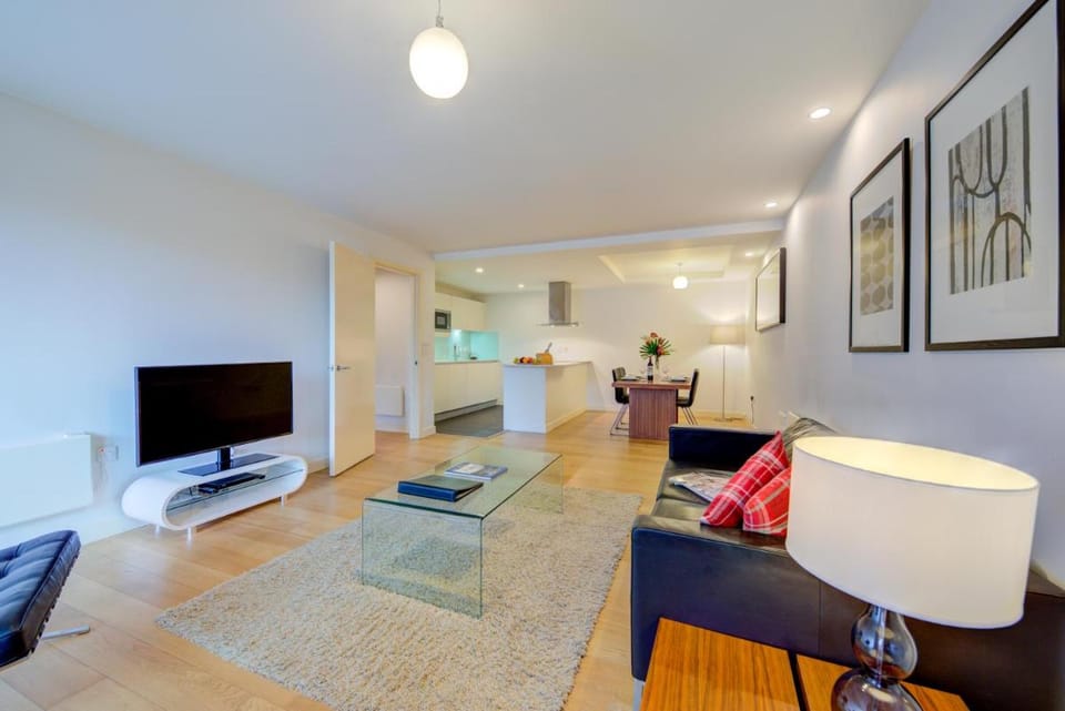 Cleyro Serviced Apartments - Finzels Reach Apartment in Bristol
