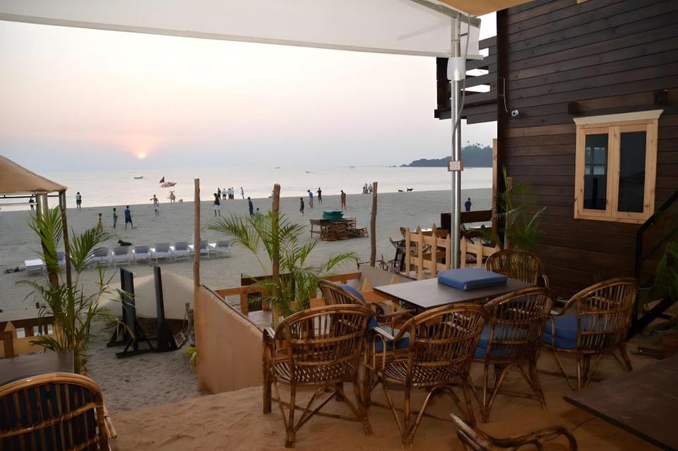 Round Cube Guest House Bed and Breakfast in Canacona