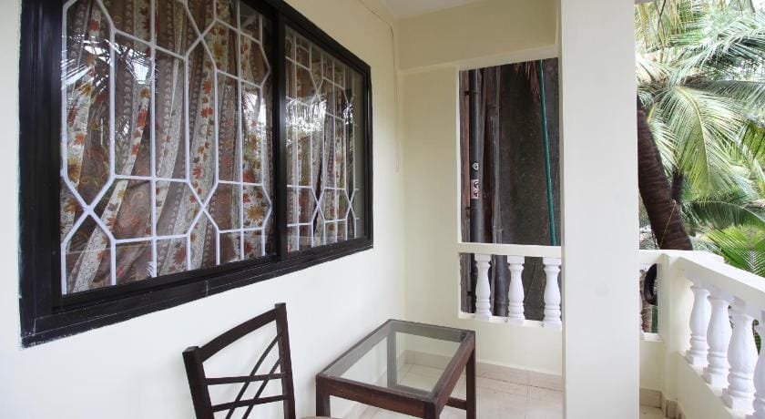 Round Cube Guest House Bed and Breakfast in Canacona