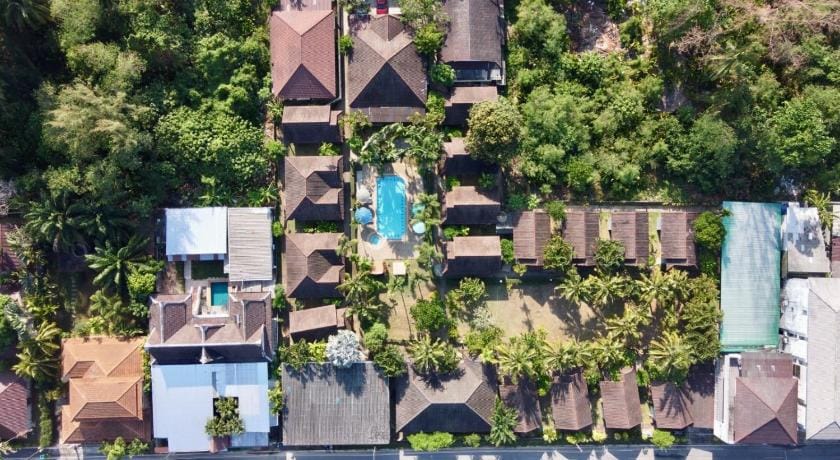 Cousin Resort Hotel in Khuekkhak