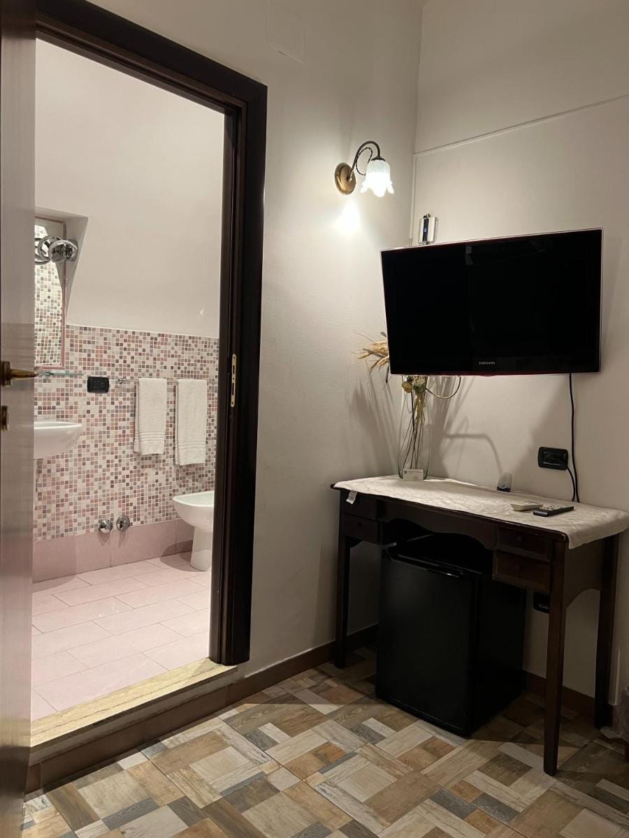 B&B La Dimora Di Nettuno Bed and Breakfast in Naples