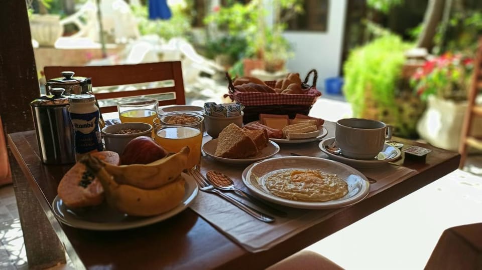 Pousada Porto Praia Inn in Vila Canaa