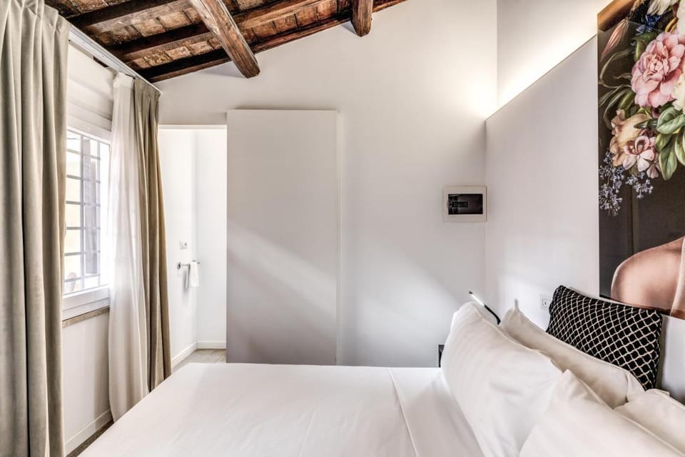Little Queen Suite Bed and Breakfast in Rome