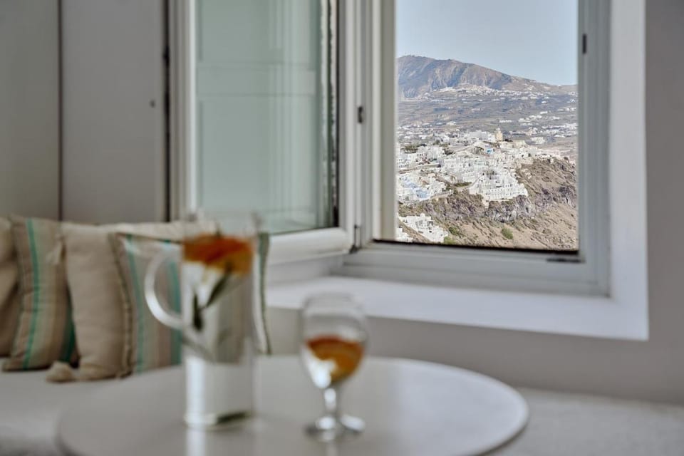 Santorini Mansion at Imerovigli Apartment in Imerovigli
