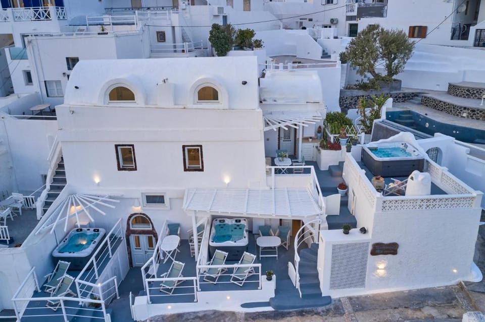Santorini Mansion at Imerovigli Apartment in Imerovigli
