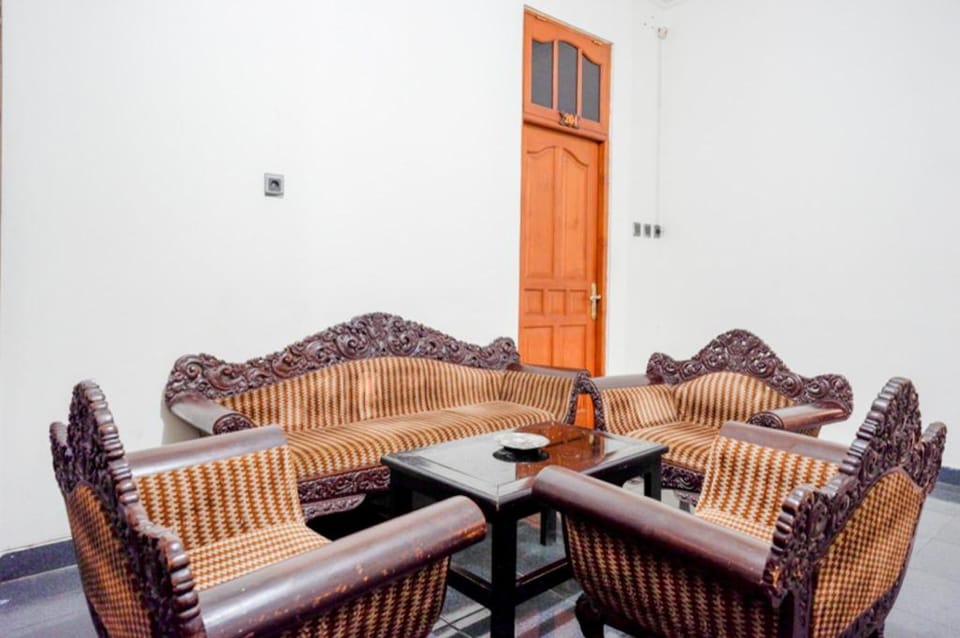 RedDoorz near Tugu Yogyakarta Hotel in Yogyakarta