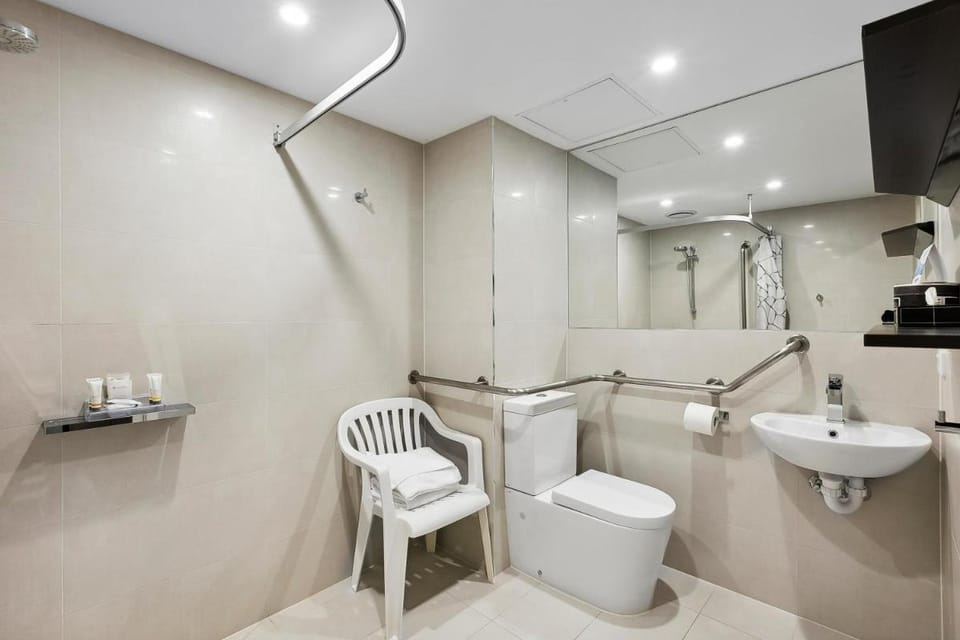 Quality Hotel Manor Hotel in Melbourne