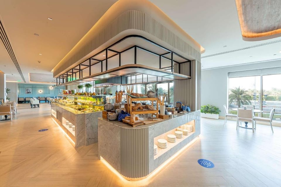 Radisson Blu Hotel & Resort, Abu Dhabi Corniche Resort in Abu Dhabi