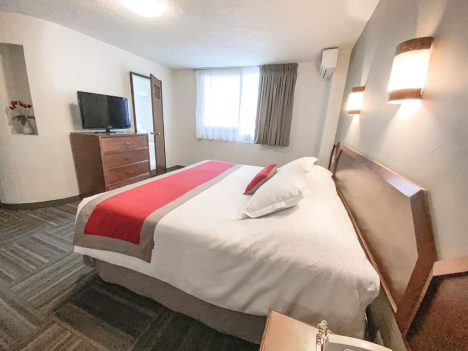 Ramada Plaza by Wyndham Leon Hotel in Leon