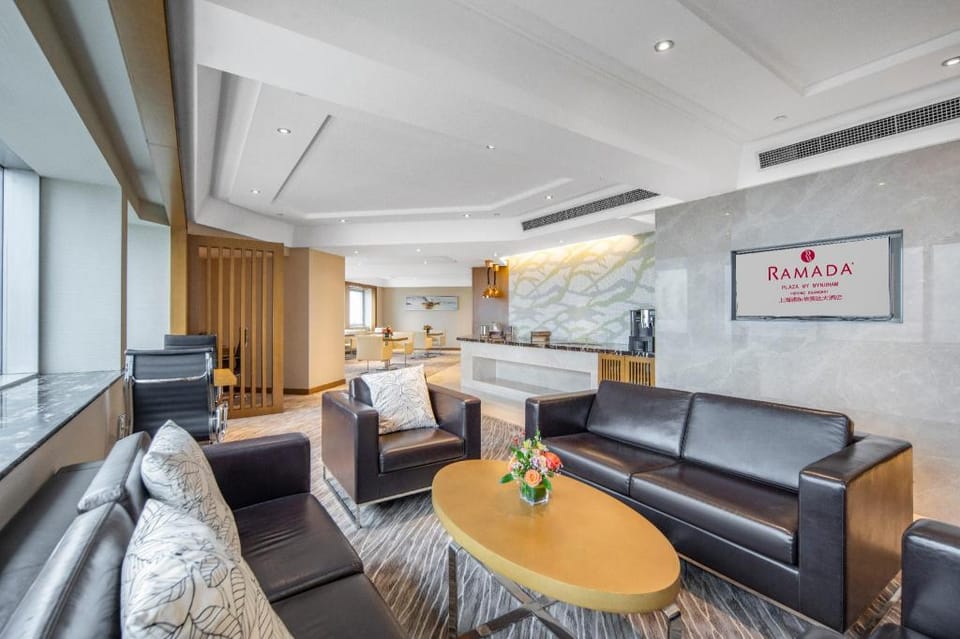 Ramada Plaza by Wyndham Pudong Hotel in Shanghai
