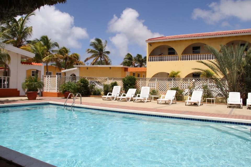 Coconut Inn Hotel in Noord