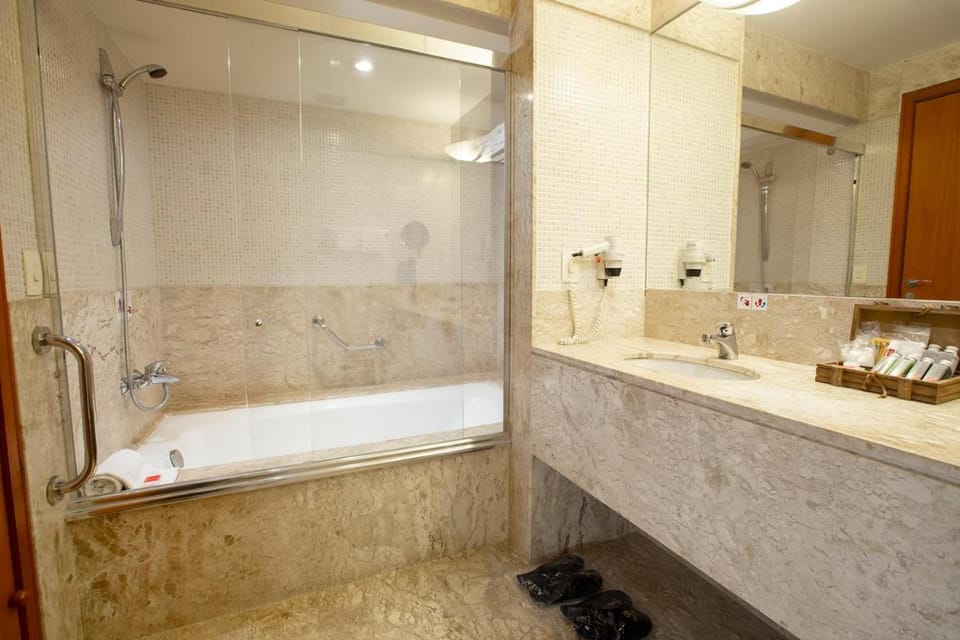 Golden Tower Pinheiros by Fênix Hotéis Hotel in Sao Paulo City