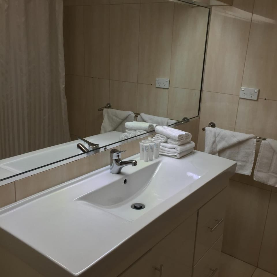 Hunts Hotel Liverpool Hotel in Casula