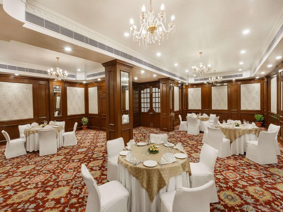 La Place Sarovar Portico Lucknow Hotel in Lucknow