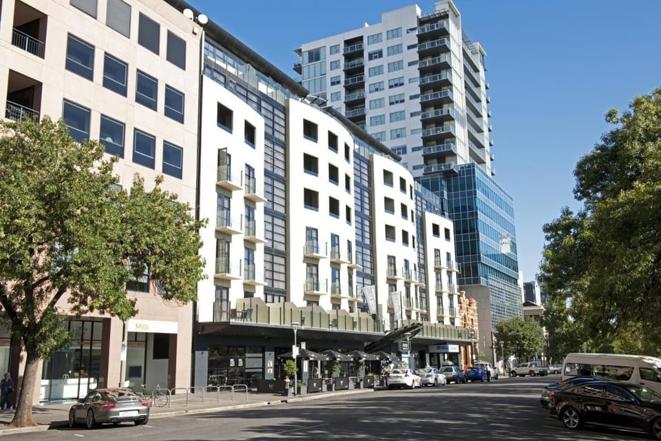 Mantra Hindmarsh Square Hotel in Adelaide